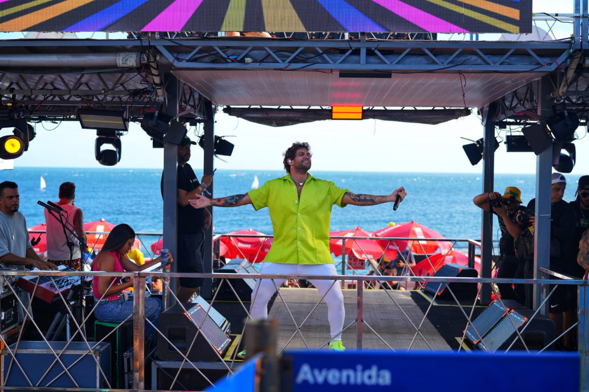 Jammil's tweet photo. PLAY NO CARNAVAL?

Já estamos na avenida! Circuito Barra - Ondina abrindo o carnaval de Salvador! Bora curtir com a gente?
#carnaval #barraondina #salvador #bandajammil https://t.co/494eY5JTkC