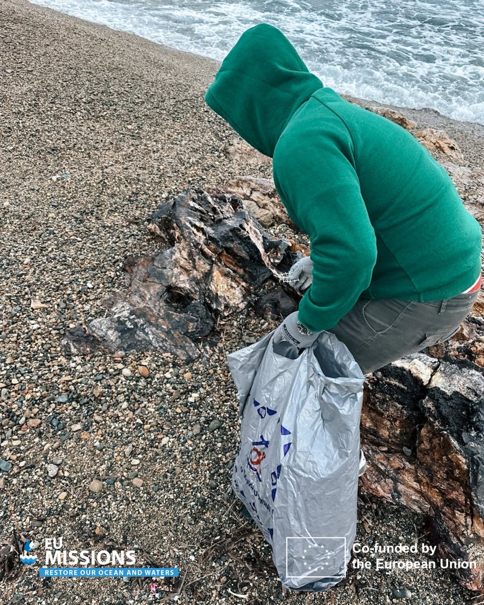 remedies_EU's tweet photo. 🌊 Monitoring &amp; Clean-Up at 📍Merchias Beach, Mykonos on January 29:
📌 27kg of plastic collected. We're combating ocean pollution one beach at a time. #RemediesForOcean #20TonnesChallenge #beachmonitoring https://t.co/gFIQwdIJ85