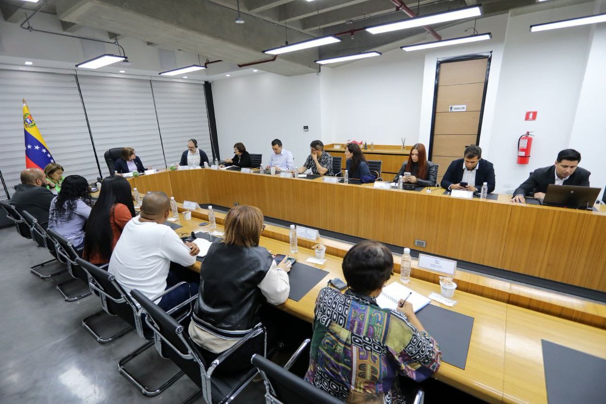 Desde la <a href="/vs_cites/">Vicepresidencia Sectorial CITES</a>, recibimos al Relator Especial de la ONU sobre el derecho a la alimentación, Michael Fakhri, para evaluar temas de seguridad alimentaria y mostrar nuestras capacidades en materia nutricional.

<a href="/NicolasMaduro/">Nicolás Maduro</a>