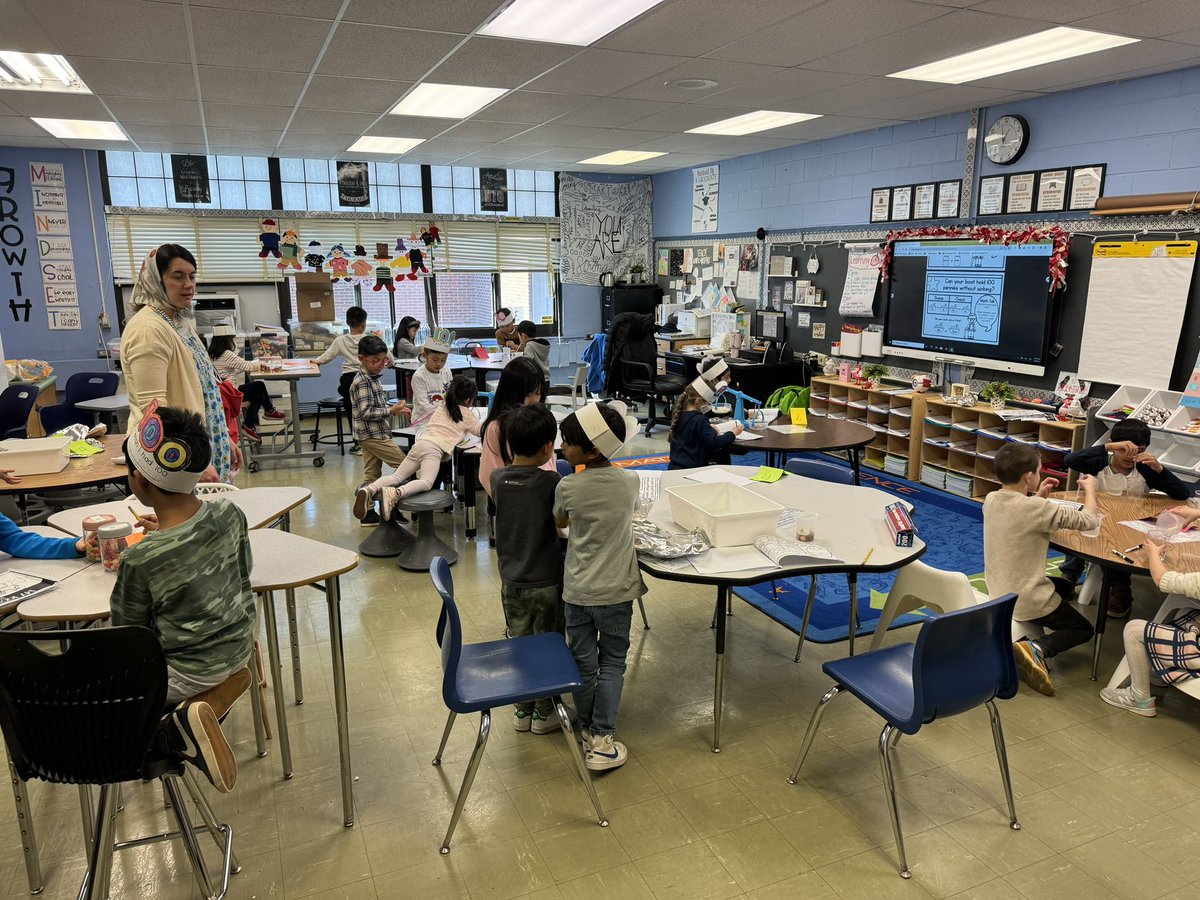 Happy 100th Day of School! 🎉Today 1st grade 100 year olds explored different scientific concepts all centered around STEAM. We loved celebrating that we are 100 days brighter! #WeAreHerricks <a href="/SearingtownK5/">Searingtown School</a> <a href="/HerricksSchools/">Herricks Schools</a> @HerricksMathBiz