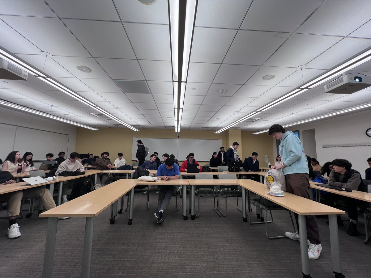 Great spending time with <a href="/nyueeg/">NYU EEG</a>, <a href="/nyubnf/">NYU Blockchain and Fintech</a>, and <a href="/burnt_xion/">XION</a> today chatting about the trends in building a startup on-chain, on <a href="/avax/">Avalanche🔺</a>, and in this current moment. 

Turns out The Kids Are Alright ✊🏼

(Not pictured: the sheer amount of dumplings that were available after the panel)