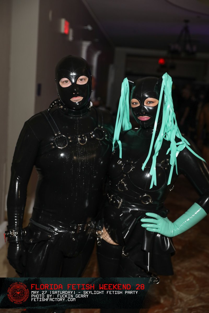 @subtom69 @LatexJess @BelgianLatex @RubberVesper @Sir_LatexMan @tuxedomeow @staffsdomme My better half.. 💘😍