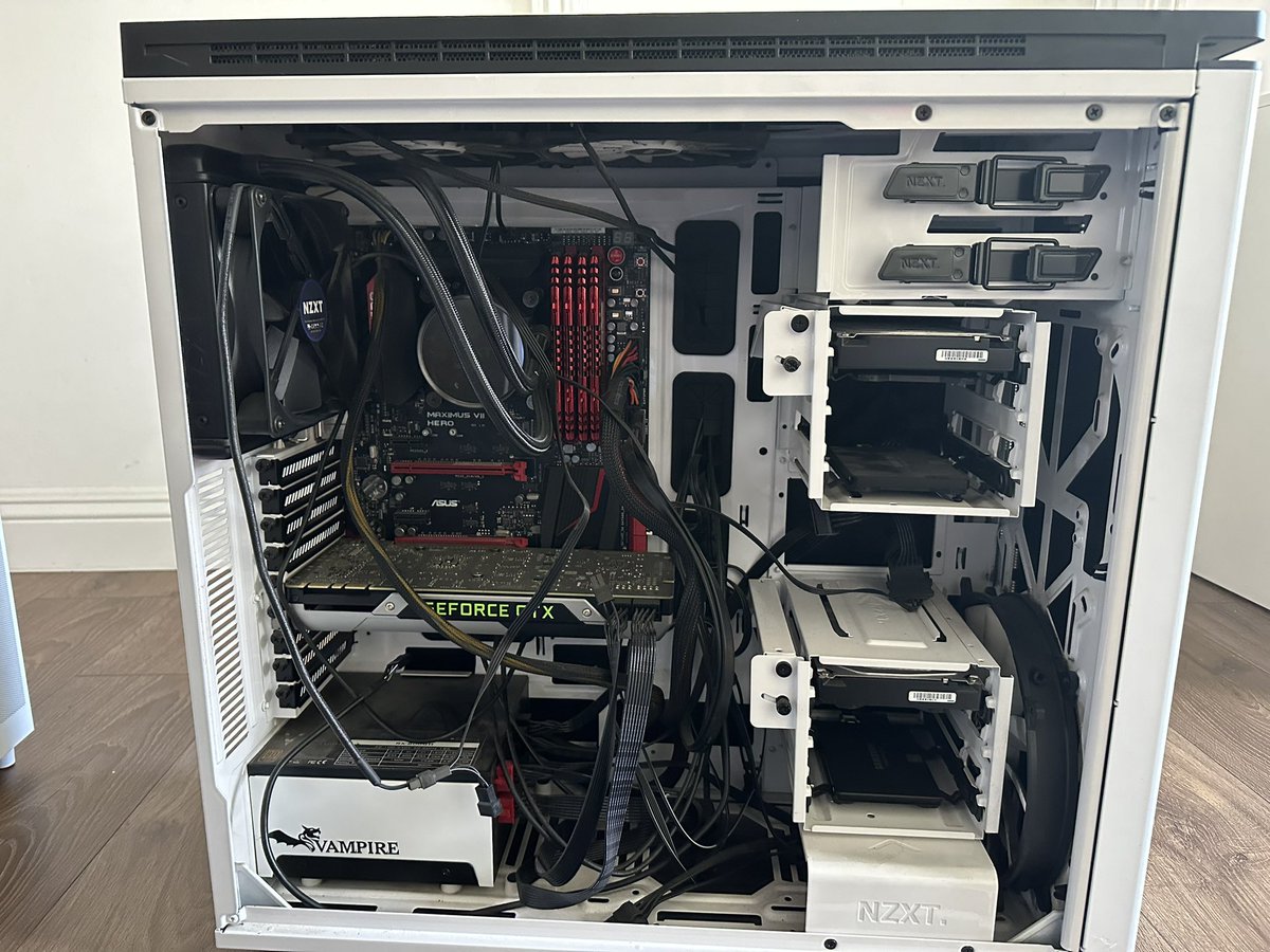 girlhack👾 tweet media