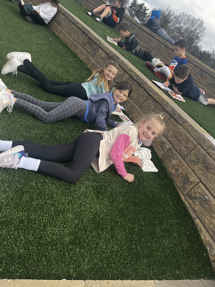 Amanda Roades tweet media