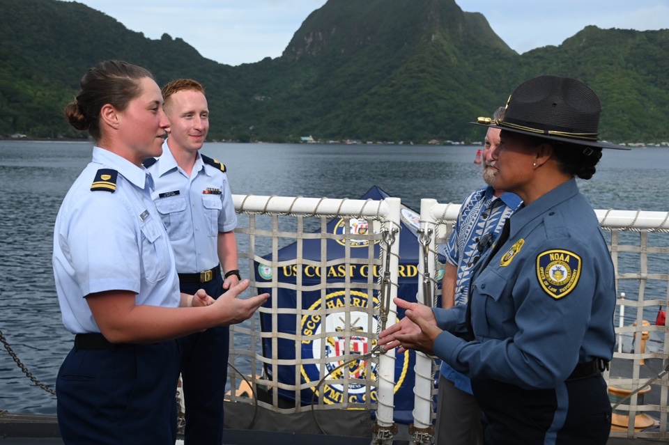 The @USCG &amp; American Samoa leaders chart course together!  

Meeting aboard the Harriet Lane in Pago Pago, they discussed future collaborations to serve the community. 

#USCG #CoastGuard https://t.co/TWaotnknxg