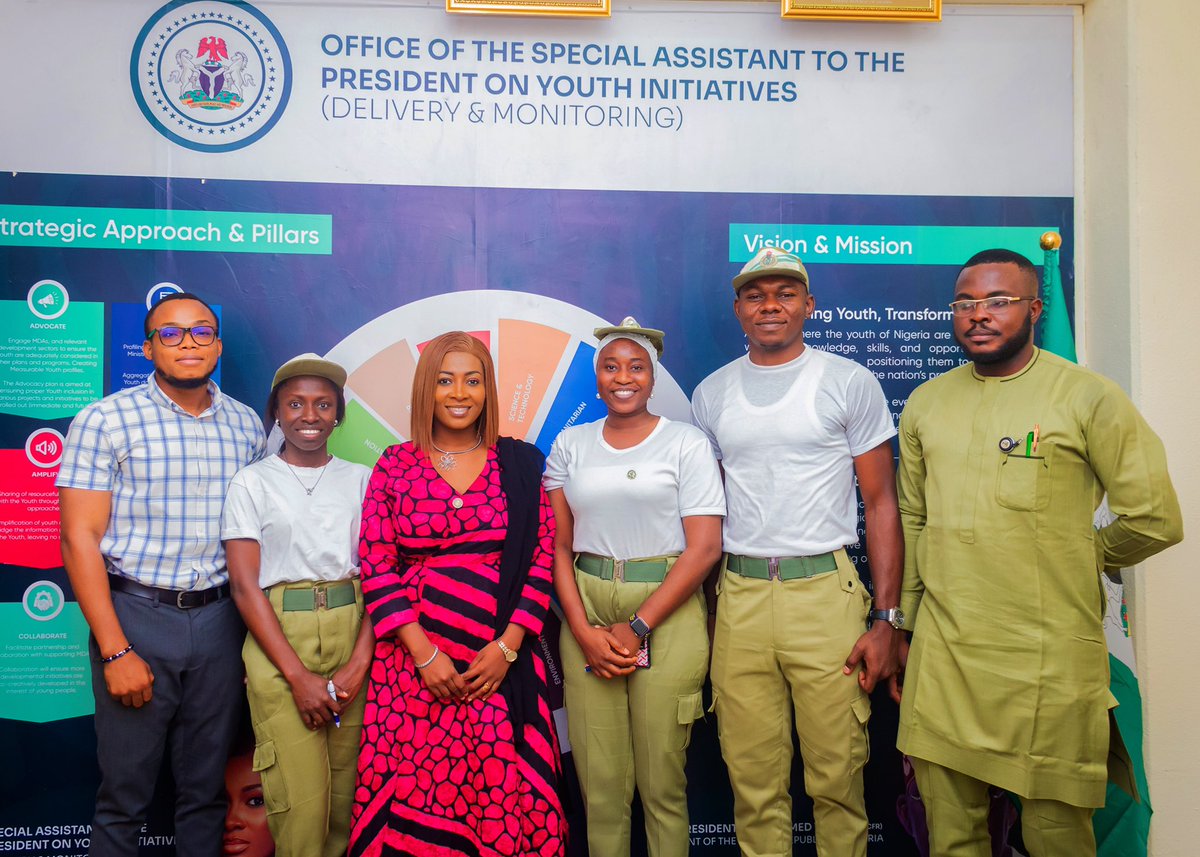Ymlsffctbranch's tweet photo. A team of Young Medical Laboratory Scientists in FCT paid a courtesy advocacy visit to Hon. Titilope Gbadamosi, the Senior Special Assistant to the President, Senator Bola Ahmed Tinubu, GCFR, on Youth Initiatives (Delivery and Monitoring).
The courtesy visit not only addressed... https://t.co/fLgbNxbcit