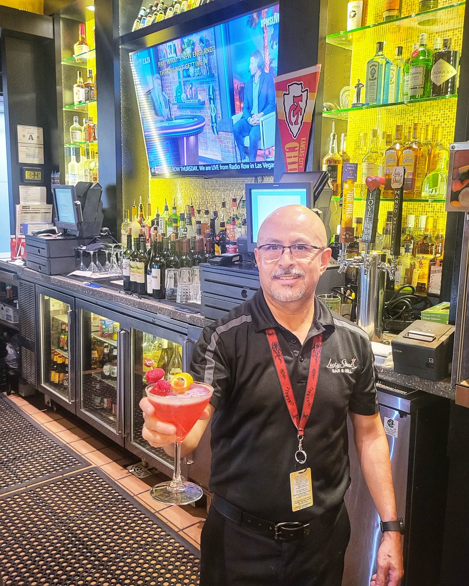thegroveinc's tweet photo. At Lucky Streak at @LASairport, we’re gearing up for the big game with a special cocktail, the Tay-Tay Swizzle🍸 Stop by near gate C22 and let us know who you're rooting for! 🏈 https://t.co/OmxfaMEfVp