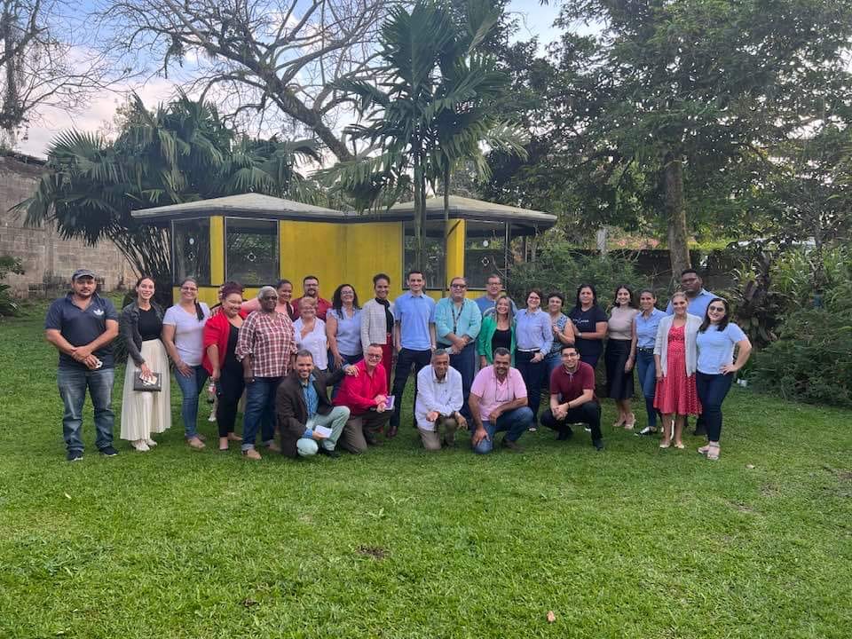 El Colegio es permanente y no de una campaña.  Aplaudimos que Innovación apoye la educación constante de los agremiados.  Felicidades Profesor Nain Monge Segura por su dedicación.