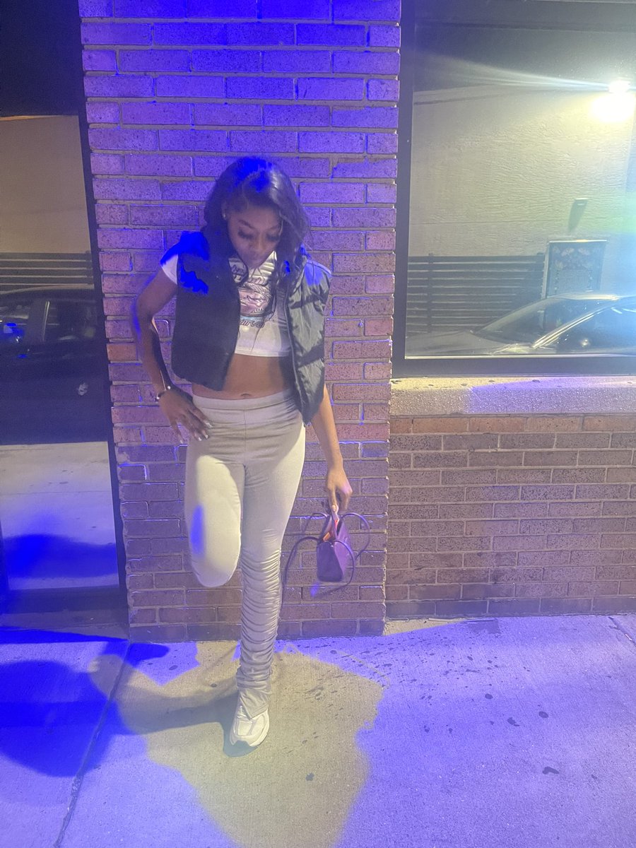 trillonstarrr's tweet photo. FUCK my bd ! iM a FIONE-AZZ bish 💅🏾💁🏽♀️I ainT in the houze sad 👎🏽
#onBD #sexyredd #justopost https://t.co/CzXuBJ7glD