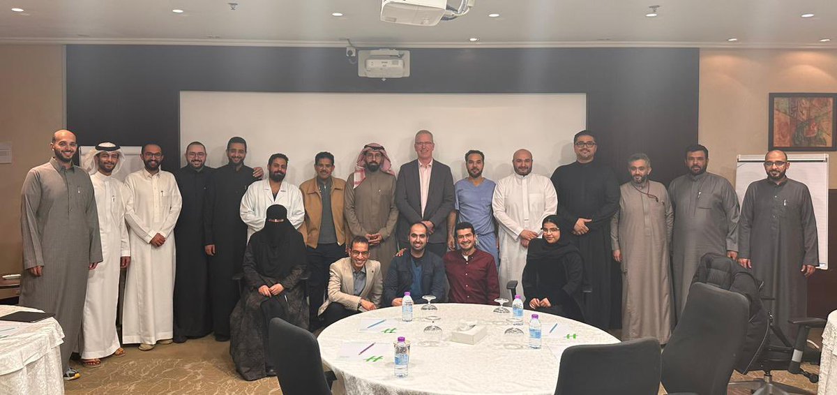 It was our plasure to have prof Peter Ferguson @Toronto_Ortho as our guest for the #Orthopedic oncology journal club in Riyadh , spending a valuable educational time Thank you @ialshaygy for the organization.