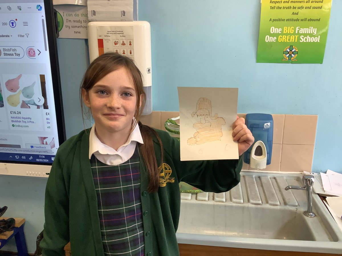 We loved the drawing activity that much we even tried the next illustration from the next book! Can you remember CQ quick to share fact which the author filled us in on later? Well done C! Can you guess what some of these are drawings of? #BBCAuthorsLive #ReadingSchools