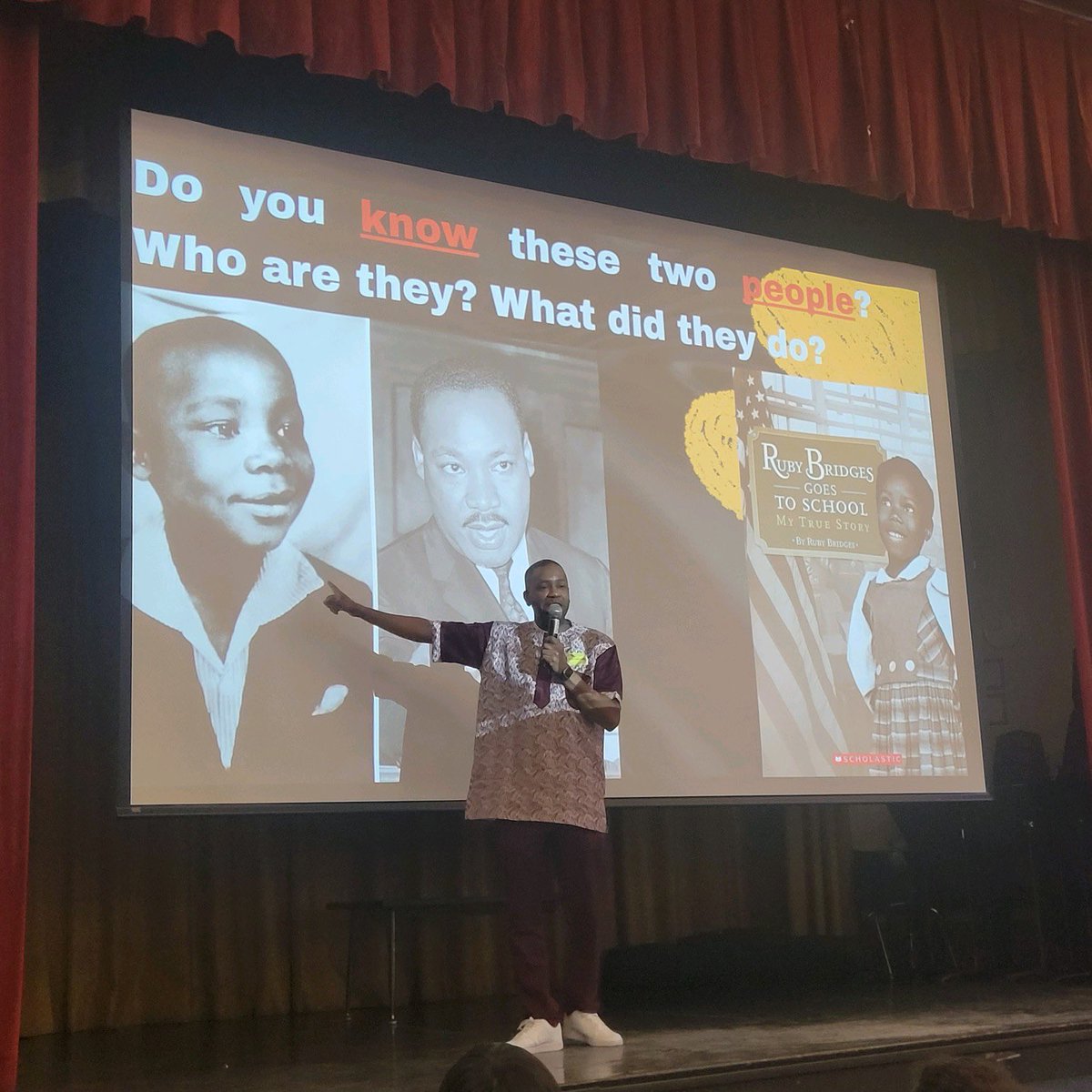 Jackson Ave School tweet media