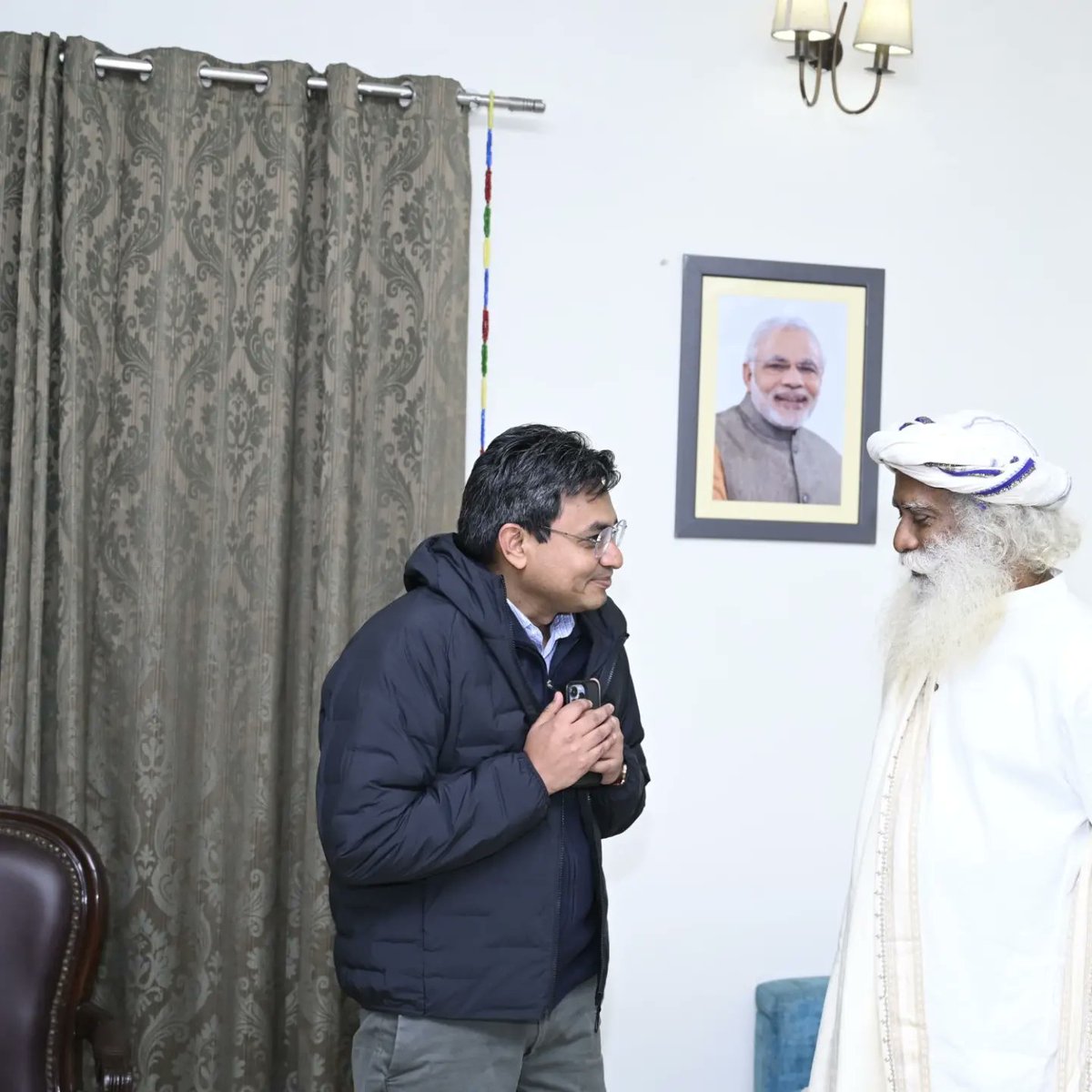 sswami_iitd's tweet image. Indeed, having the opportunity to receive blessings from Shri Sadhguru ji, a revered spiritual leader and the founder of the Isha Foundation, is a profoundly auspicious moment.

Blessings of Shri @SadhguruJV ji continue to illuminate path n inspire journey towards inner awakening
