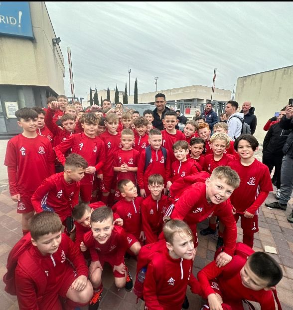 gwyfaz's tweet photo. On tour with @the_nomads acadamy in Madrid. Training at Rayo Vallecano acadamy. Thanks to @FALCAO for taking with the lads https://t.co/XVwbT1i6Ky