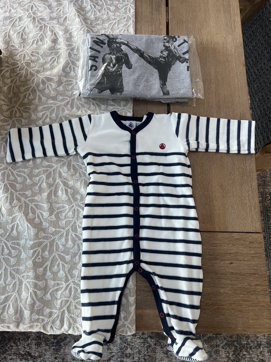 SteamRollaa's tweet photo. T shirt for me &amp; an outfit for my son coming in May. Thank you @BenoitSt_Denis &amp; @LalouCroft 

💙👶🏻 

🪖🇺🇸 ⚔️ 🇫🇷🪖 https://t.co/01xKnp1cAz