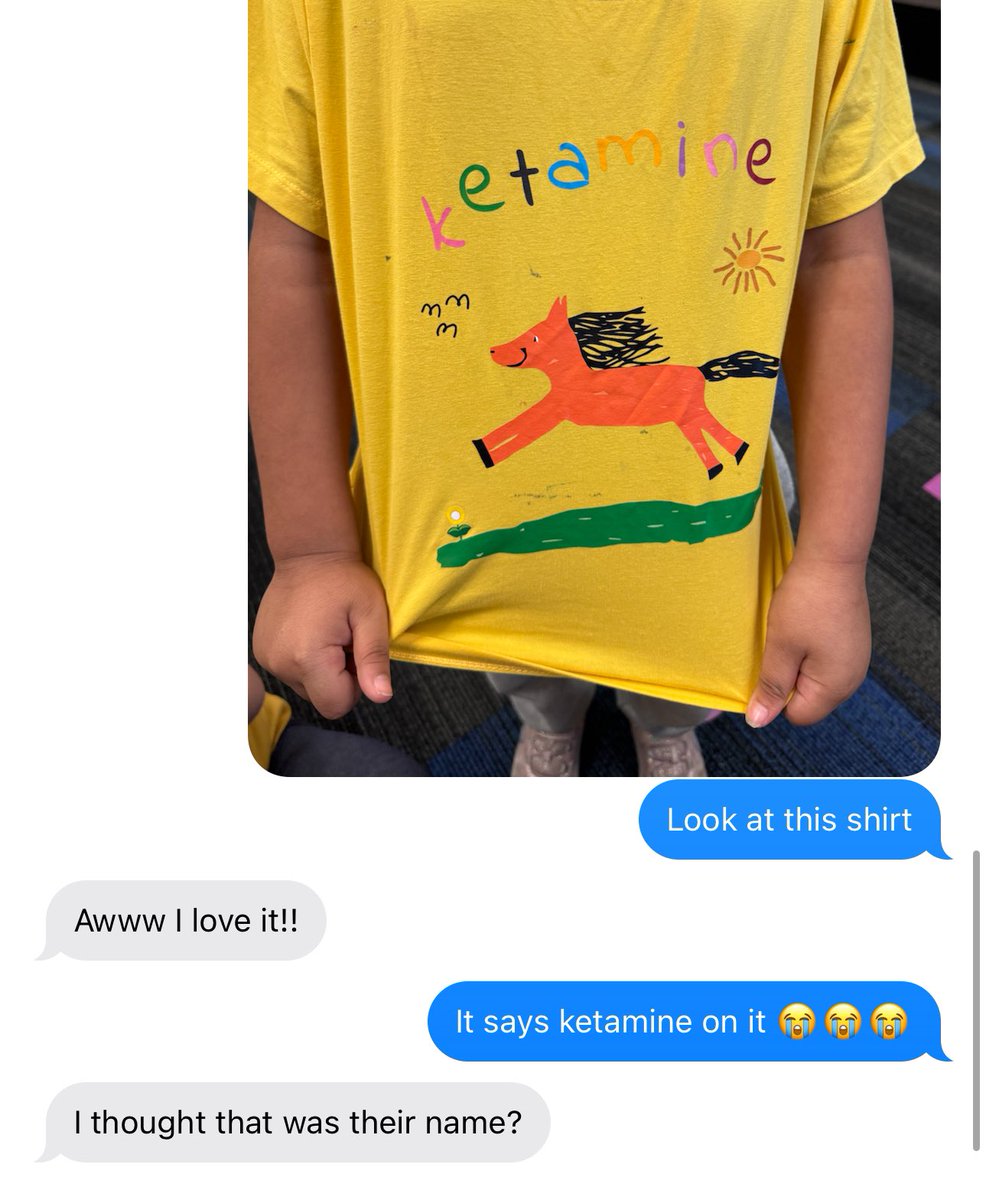 lovergirIxo's tweet photo. Sent a picture of my students insane shirt and I can’t believe this is a real text convo LMAO https://t.co/BgMpMzQAzg