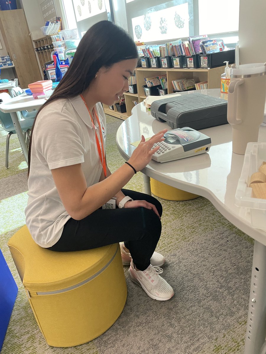 EPICCampusLPS's tweet image. Future Educator, Jodi, is at Little Raven  with her mentor Kate Anundsen. #youbelonghere #itsEPIC