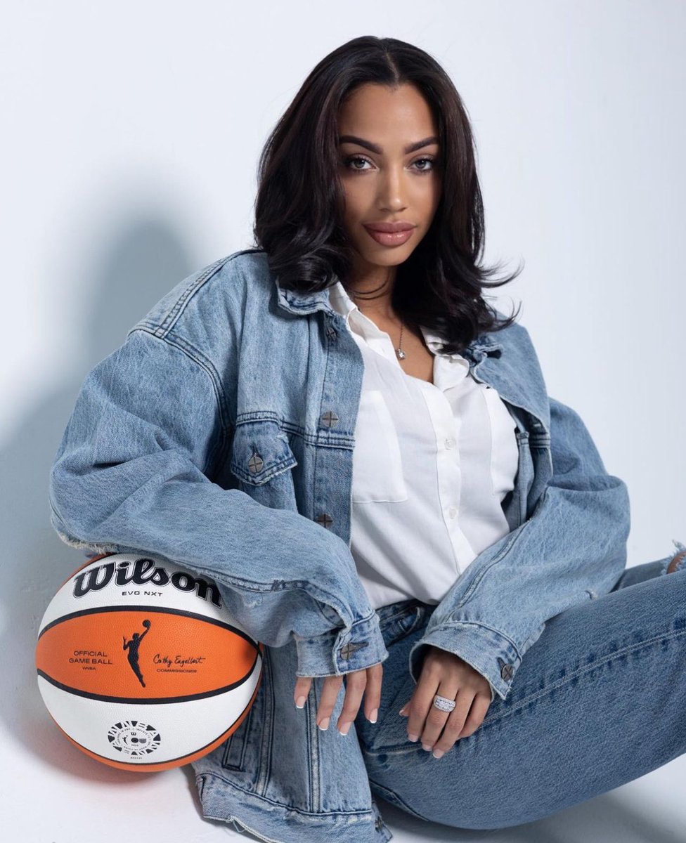 Kysre Gondrezick to @GrlsTlkSportsTV on joining the Sky: “The legacy of Coach Weatherspoon embodies the inclination of no limits on how high one can ascend and who they can become. The passion she exuded as a player and now as a coach will be my honor to receive her leadership.”