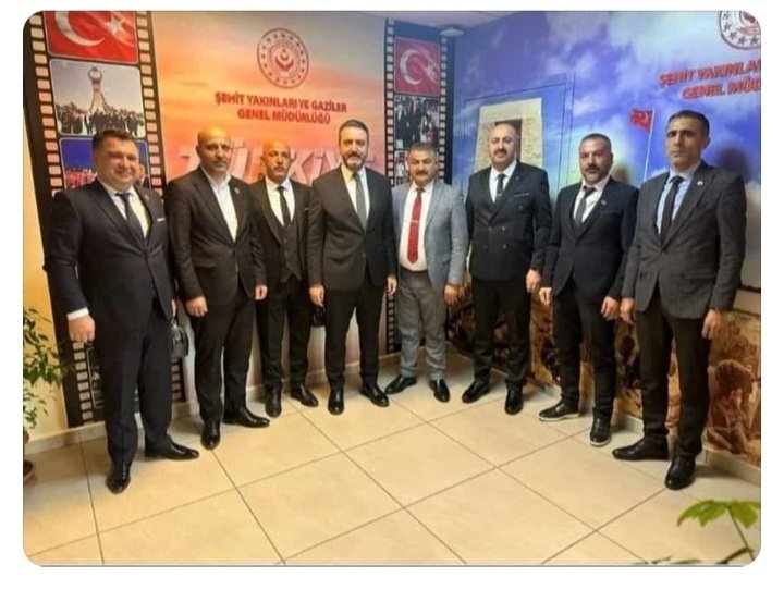 gercussube's tweet photo. Gercüş Şube başkanı İlter Taymur ve Bölge Koordinatörlerimiz,Aile ve Sosyal Hizmetler Bakanlığı Şehit Aileleri ve Gaziler Genel Müdürümüz Sn.Muharrem Kurt Bey'i makamında ziyaret ederek Şehit ve Gazi Ailelerimizin isteklerini ilettik.Misavirperverliklerinden ötürü teşekkür ederiz https://t.co/n54zrTj9Y0