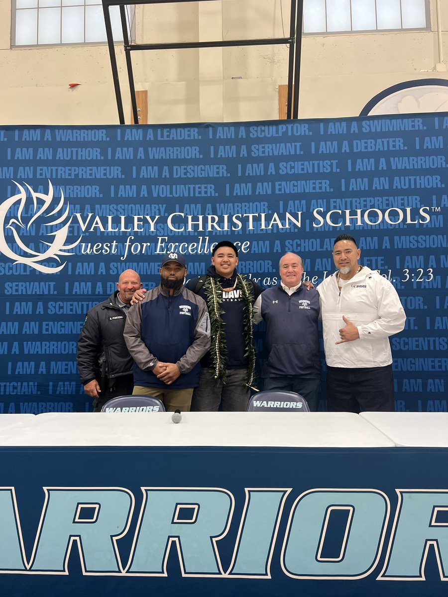 Brandon Ford-Fragger (@bfordfragger) on Twitter photo Proud of my guys! Great additions to your programs. 🔒
🤘🏾X 🐝 
<a href="/raynemayojr/">raynemayojr</a> <a href="/KaiHamilton0/">Kai Hamilton</a> 
<a href="/SacStateFB/">Sac State Football</a>
<a href="/UCDfootball/">UC Davis Football</a> 
<a href="/VCHS_FB/">VCHS Football</a> 
<a href="/VCHSAthletics/">VCHS Athletics</a> 
<a href="/WCALSports/">WCALSports</a> Proud of my guys! Great additions to your programs. 🔒
🤘🏾X 🐝 
<a href="/raynemayojr/">raynemayojr</a> <a href="/KaiHamilton0/">Kai Hamilton</a> 
<a href="/SacStateFB/">Sac State Football</a>
<a href="/UCDfootball/">UC Davis Football</a> 
<a href="/VCHS_FB/">VCHS Football</a> 
<a href="/VCHSAthletics/">VCHS Athletics</a> 
<a href="/WCALSports/">WCALSports</a>