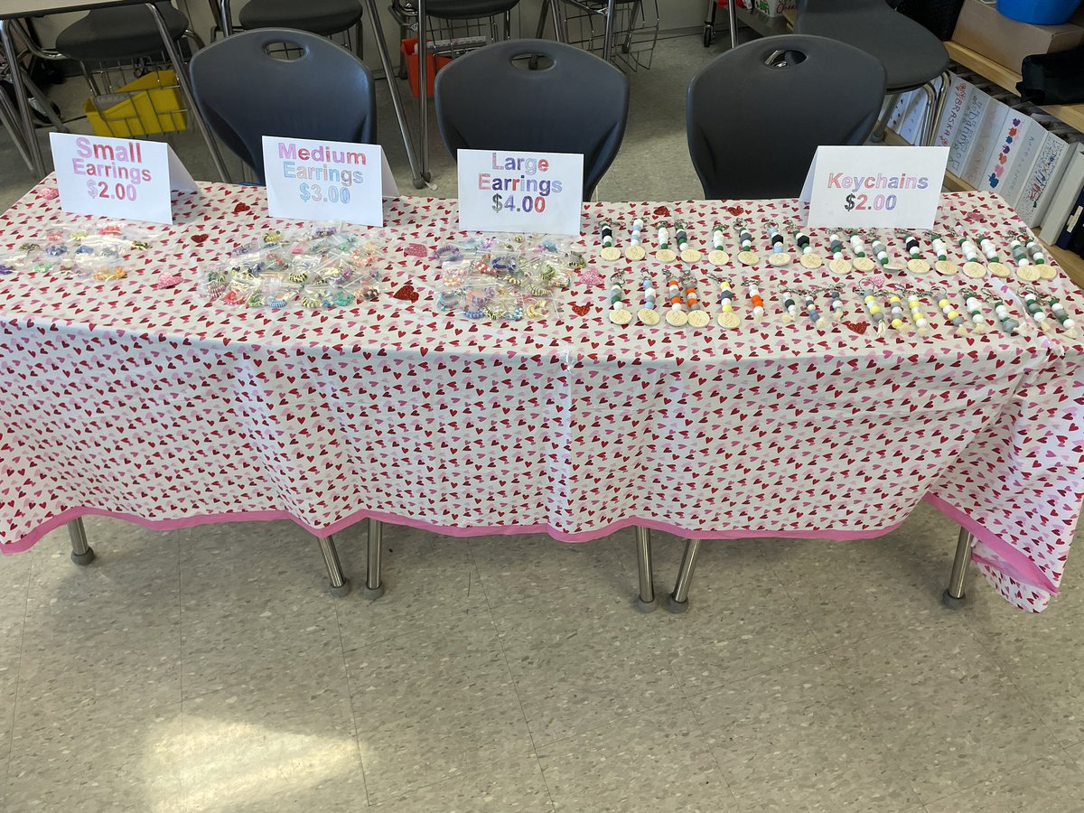 We are ready for the craft fair tomorrow! We will also have cake pops for sale and freshly made hot chocolate 💌 We hope to see you tomorrow in room 302!