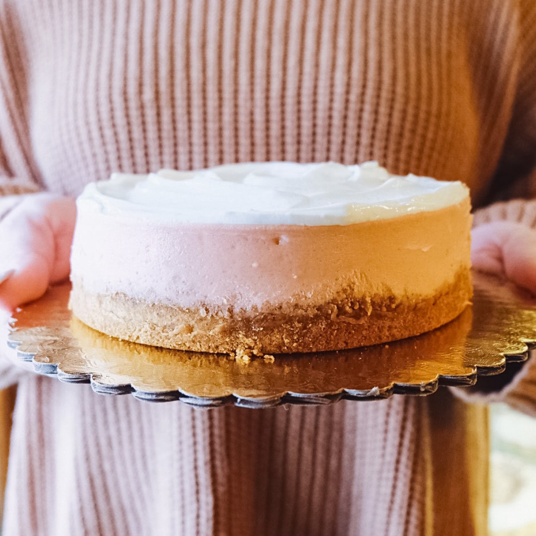 Have you met Guava Cheesecake yet? Tropical sun-drenched guava meets cool cream cheese and they get baked together on a cozy citrus graham crust. Pre-oder 6 and 9 inch whole cheesecakes for Valentine's Day or come enjoy a slice in the shop! 💞