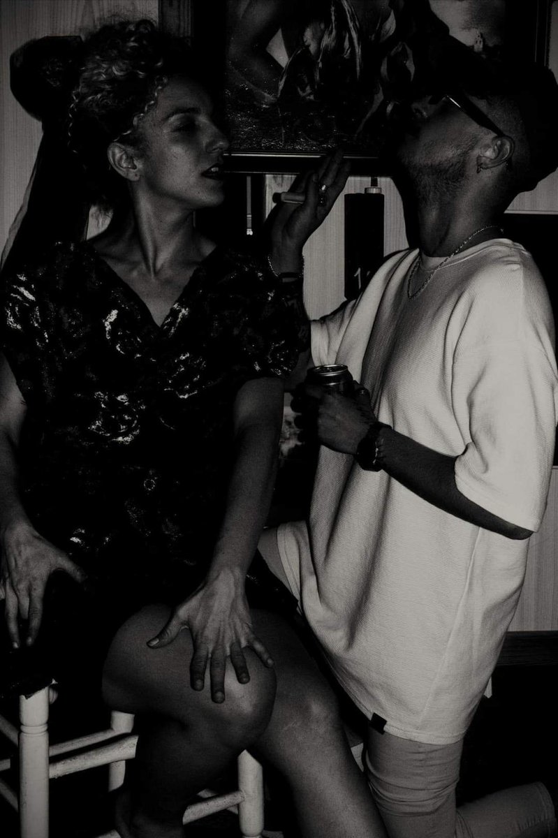 💥🎸 𝐀𝐒𝐈𝐍𝐀 🎉💥
El grupo extremeño Asina estará presente también en el 𝐅𝐞𝐬𝐭𝐢𝐯𝐚𝐥 𝟐𝟓 𝐝𝐞 𝐦𝐚𝐫𝐳𝐨.

➡ "Asina es una reivindicación del castúo y las festividades populares extremeñas a ritmo de música electrónica".

📆 23 de marzo en Valdencín (Espacio Utopía).