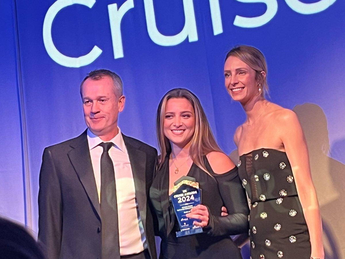 Next up is @PrincessCruises and New sales director Hayley Moore. First up is Partnership Achievement Award and highly commended goes to @ROLCruiseLtd . But the winner is @Cruisedotco . Congrats!