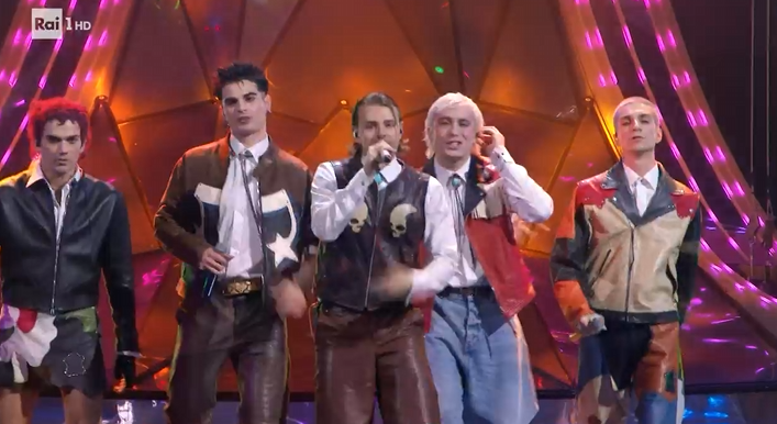 rtl1025's tweet photo. 💐 A #Sanremo2024 è il momento di riascoltare i #Bnkr44 con Governo Punk🎼
👉 Continua a votare #GovernoPunk dei Bnkr44 nella classifica di #RadioFestival 📲 https://t.co/M7zQA0HiJX https://t.co/OENfecIC7u