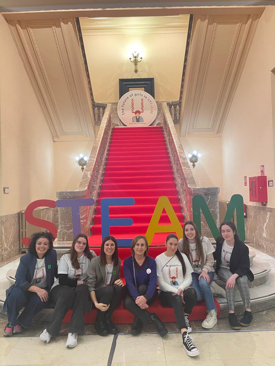 Avui hem estat a la Fira de la nena i la ciència organitzada per <a href="/educaciongob/">Ministerio de Educación, FP y Deportes</a> on les nostres alumnes han pogut compartir el projecte amb el que l’@InsBonanova va ser premiat l’any 2022. Projecte que ha seguit creixent més i més. Molt orgulloses de l’alumnat que tenim. #somFP