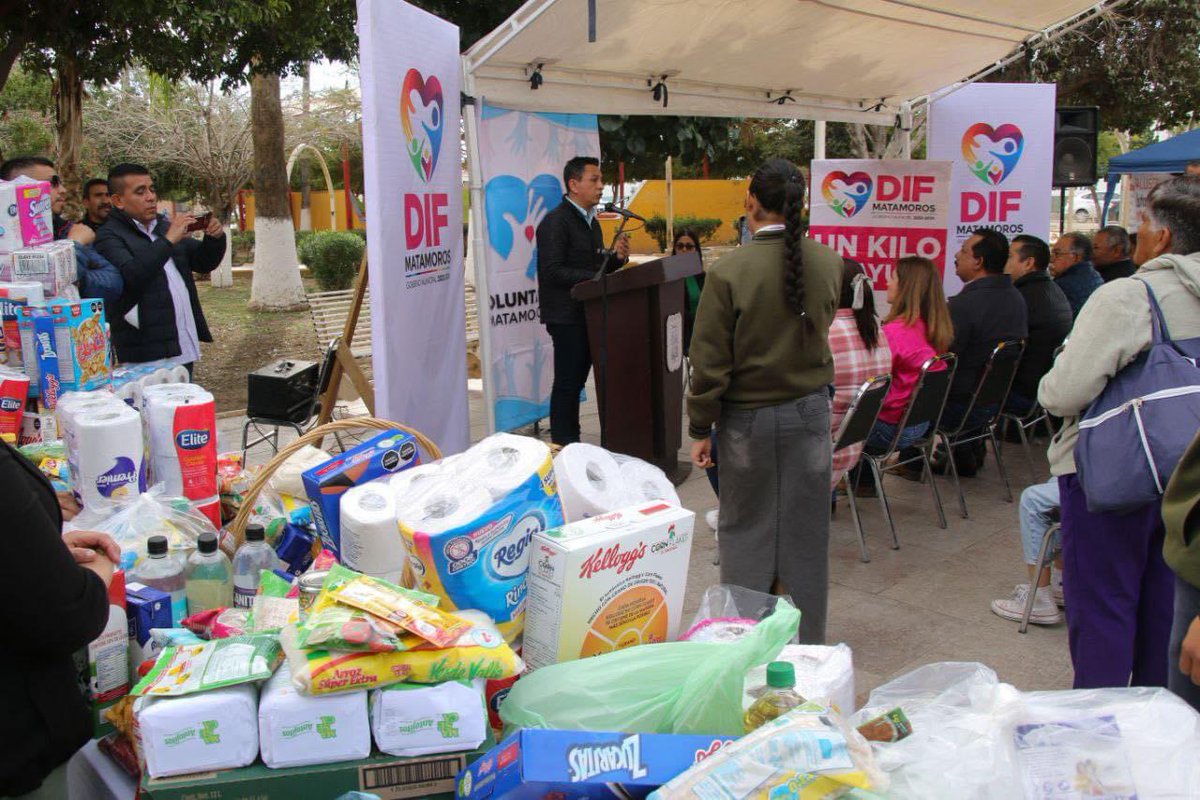 charro_rl's tweet photo. Arrancamos la tercera etapa del PROGRAMA “UN KILO DE AYUDA”
A mi esposa Claudia; Presidenta Honoraria de DIF Lic. Gabriela García; Directora DIF, Voluntariado Matamoros A.C. y Equipo DIF Municipal, Gracias por seguir generando estas acciones, https://t.co/NhlC1vhNAv