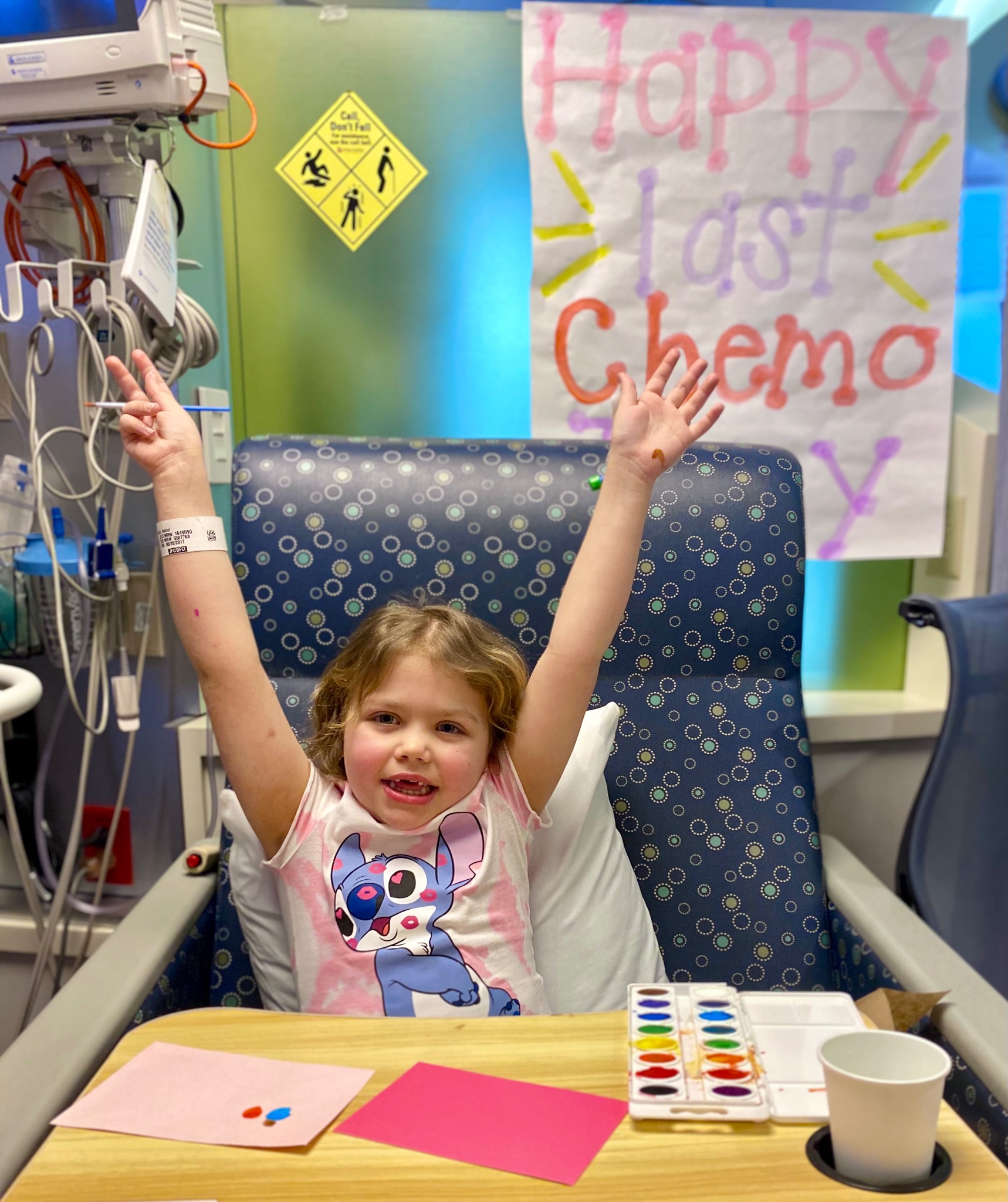 Lisa @ Jimmy Fund Clinic on X: "Hands up for beautiful Izzy ...