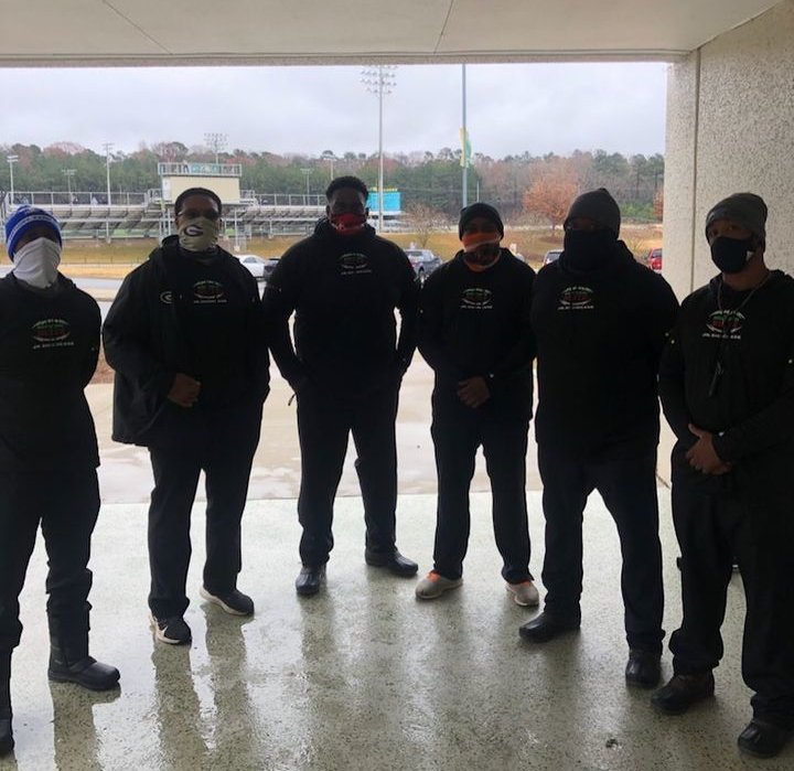 TBT 2020 High School Blitz JR Showcase. A lot of Greatness in this pic, glad I was able to rub elbows  w/ <a href="/RoyRavenell/">Coach Rav</a> <a href="/coachwoolcock/">Dr. Andre Woolcock</a>  <a href="/CoachWash4/">Kevin Washington</a> <a href="/train0187/">TRAINBUILT PERFORMANCE</a>