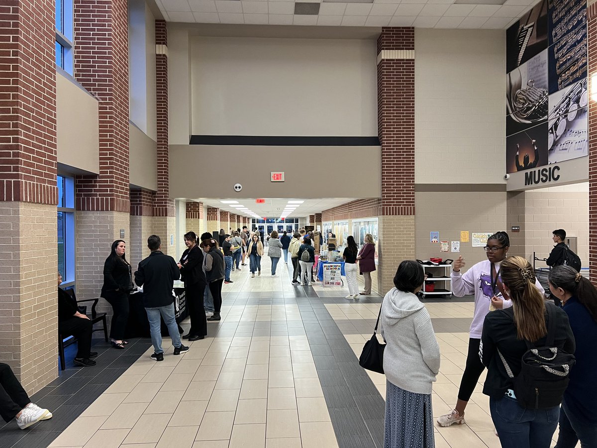 Grantquist's tweet photo. Our @TISDTMHS ESL Parent Night was a huge success! A heartfelt thank you to all the amazing volunteers, teachers, and supporters who made it possible. Together, we're building bridges and empowering our diverse community!!! https://t.co/64vAjVfuZD