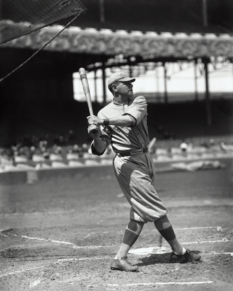 Check out this vintage photo of Babe in 1916 linda-howes.pixels.com/featured/babe-… #baseballhero #baseball #Babe #babeRuthAtBat #BabeRuth1916 #Antiquephotograph #VintagePhotograph #BaseballHistory #sports #homedecor