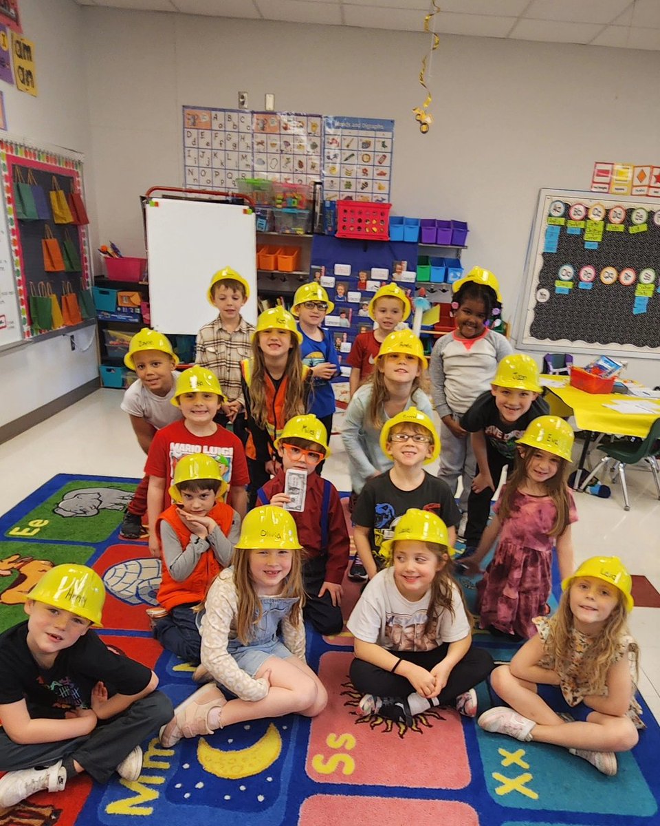 Yay! We are 100 days smarter! #wearewentzville #wsdlearns #gtegators