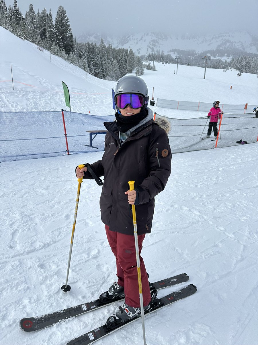 EvaBeaulieu's tweet photo. Bozeman, Montana…..you are gorgeous! #bridgerbowl #firsttimeskier #lovinglife https://t.co/Rxe47sArPl