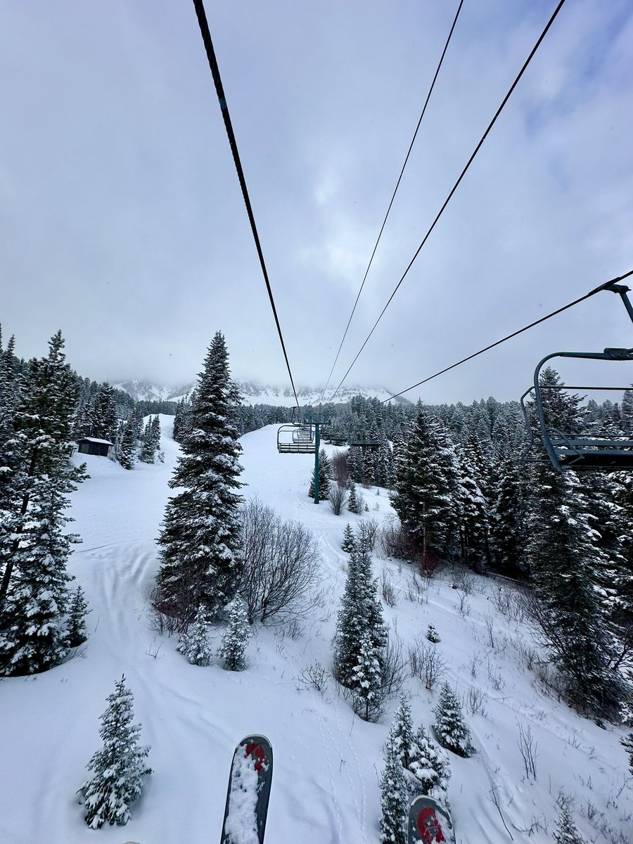 EvaBeaulieu's tweet photo. Bozeman, Montana…..you are gorgeous! #bridgerbowl #firsttimeskier #lovinglife https://t.co/Rxe47sArPl
