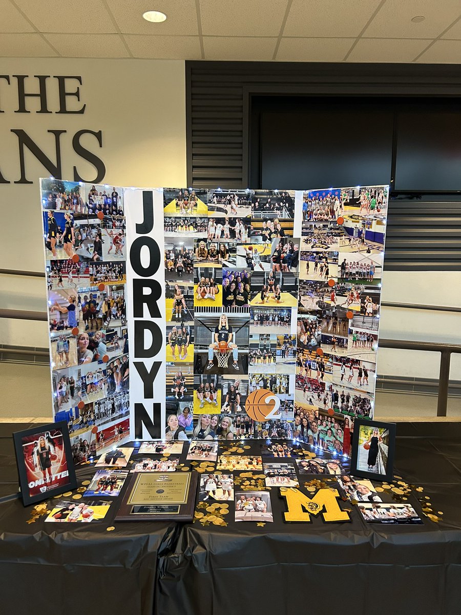 mrspalmermsd's tweet image. Senior Night for Montour Girls Basketball @hilltopspartan 
Congratulations Julia, Jordy, and Sterling!