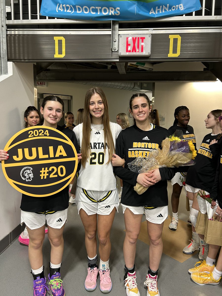mrspalmermsd's tweet image. Senior Night for Montour Girls Basketball @hilltopspartan 
Congratulations Julia, Jordy, and Sterling!