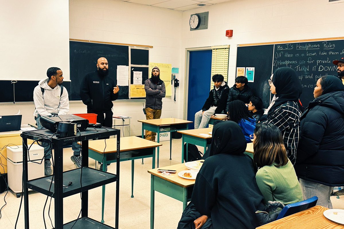 Yesterday, we had the honor of hosting Dr. Nofil Akhtar at West Humber Collegiate for an enlightening session on his illustrious medical career. 🩺💡 Students gained invaluable insights, expert advice, and had their burning questions answered. A big thank you to Dr. Akhtar.👏