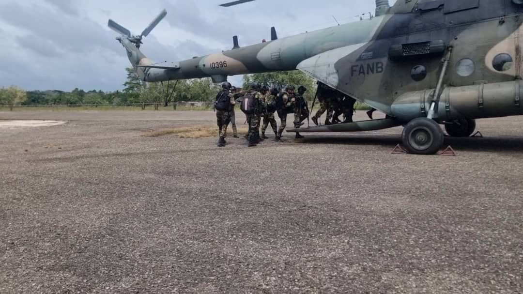 La gloria está en ser grande y ser útil a su patria ! La #FANB está conformada por líderes militares con una moral indiscutible y una lealtad absoluta a toda prueba ! #IntegrarEsVencer