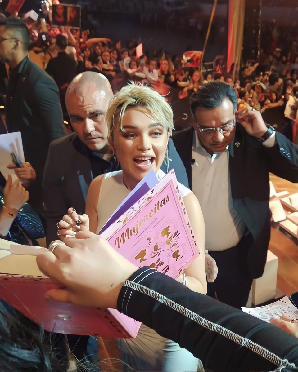 Lizzie| met Pughfeld 💚💜🇲🇽 tweet media