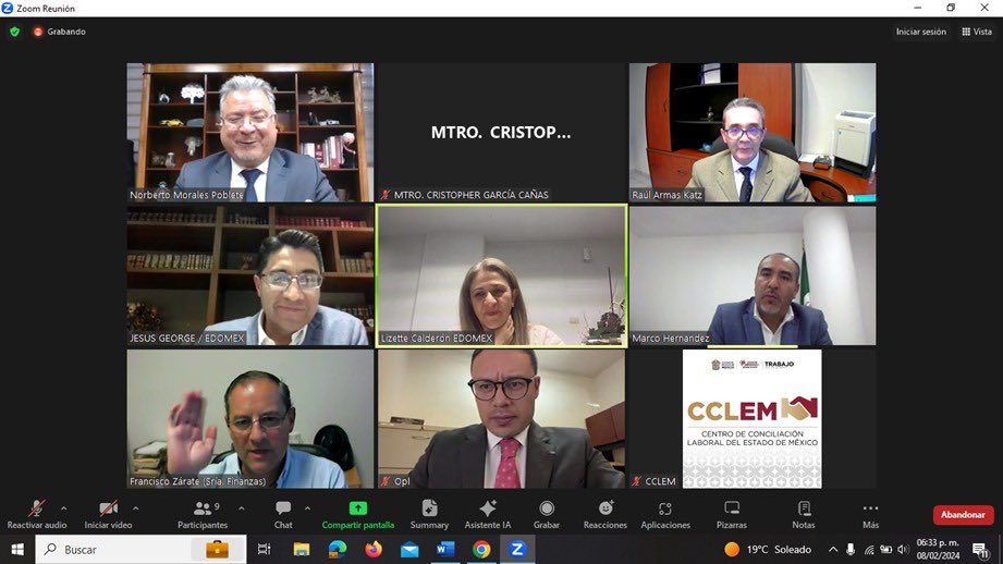 Se llevó a cabo la 1.ª Sesión Extraordinaria 2024 del Consejo Directivo del #CCLEM, encabezada por su presidente, el Srio. <a href="/PobleteNorberto/">Norberto Morales Poblete</a>; vocales de <a href="/SedecoEdomex/">Secretaría de Desarrollo Económico del GEM</a>; <a href="/FinanzasEdomex/">Secretaría de Finanzas del Estado de México</a>; @SJyDH_Edomex y el comisario de la <a href="/ContraloriaGEM/">Secretaría de la Contraloría del Estado de México</a> para dar seguimiento al Plan de Trabajo 2024.