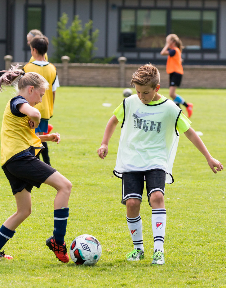 BrentwoodSports's tweet image. Are you a Summit Seeker? Maybe you have young kids who want to get more touches on the ball in soccer? 

Check out Brentwood Spring Break Camps. Early-bird registration applies to some, so don't wait too long to make your choice!

👉brentwood.ca/camps

#springbreakcamp