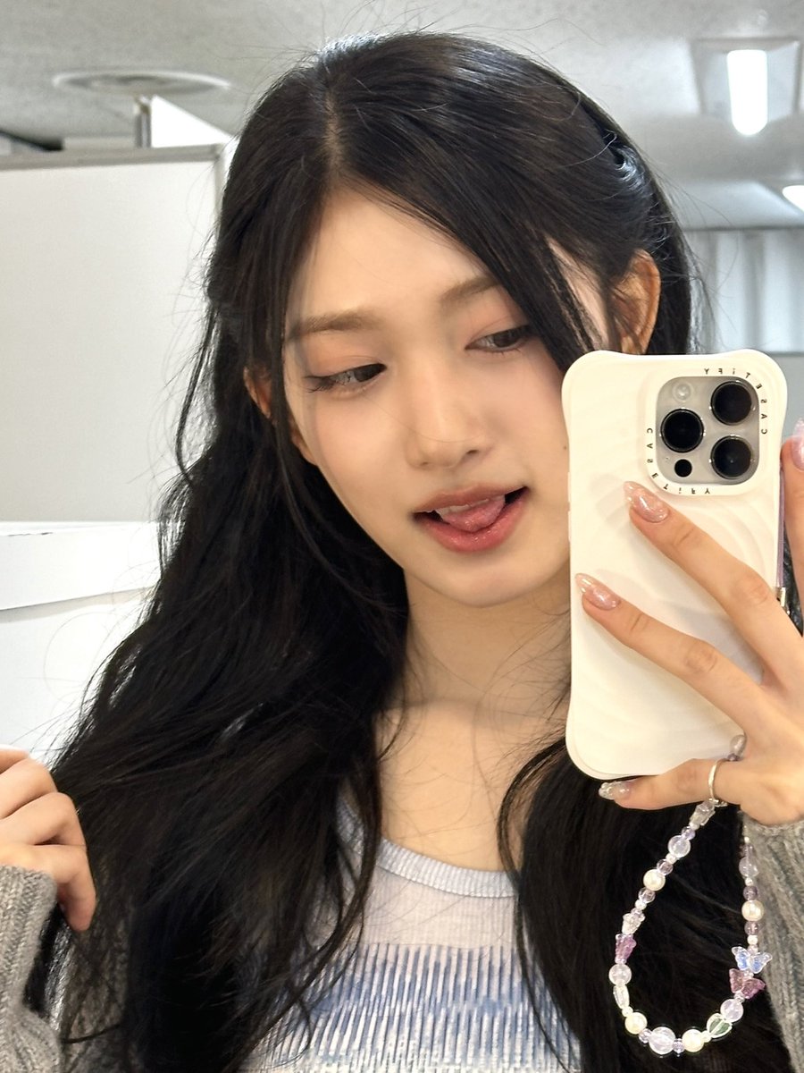 IVE_twt's tweet photo. 🩵🐳🦋🤟🏻

#IVE #아이브 #LEESEO #이서 https://t.co/i3u2C1c2pT