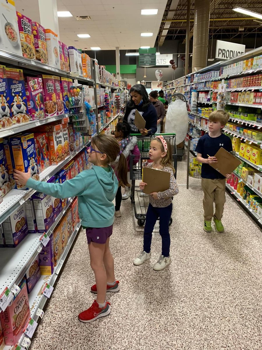 Family Math Night at @Publix was fantastic!!! Scavenger hunts, raffles, Eddie the Eagle, estimations, real world learning experiences, students, teachers, and the family engagement were phenomenal! @DeKalbSchools @DCSDSTEM @DCSDRegion1 @COSDeKalbCounty