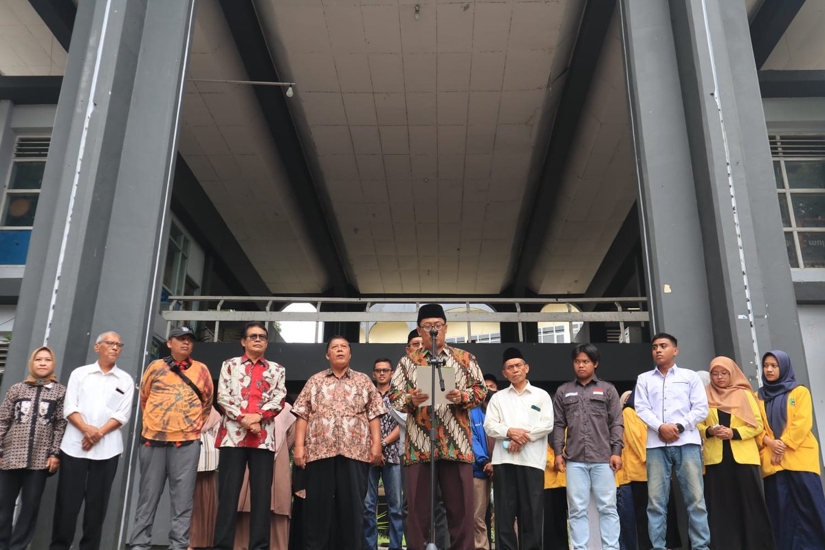 InilahMojokerto's tweet photo. Maklumat Sivitas Akademik Universitas Darul Ulum, Minta Pemerintah Junjung Tinggi Moral
https://t.co/qbfKP4VMXH
#sivitasakademik #universitasdarululum #undar #pemilu2024 #jombang #mojoagung #AkademikUndar https://t.co/D4D0H4O2kb