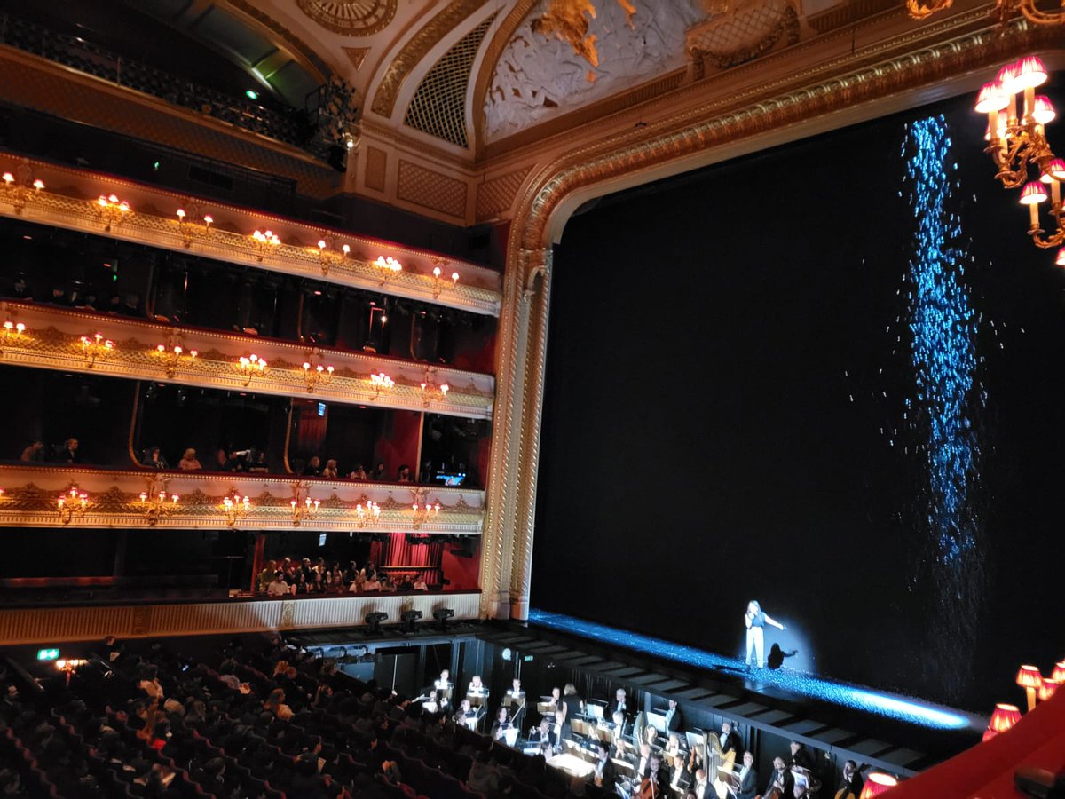 Enjoyed La Boheme with 1800 pupils today @RoyalOperaHouse. The School  Matinees must be the loudest and best responses the performers ever receive. Such a delight!