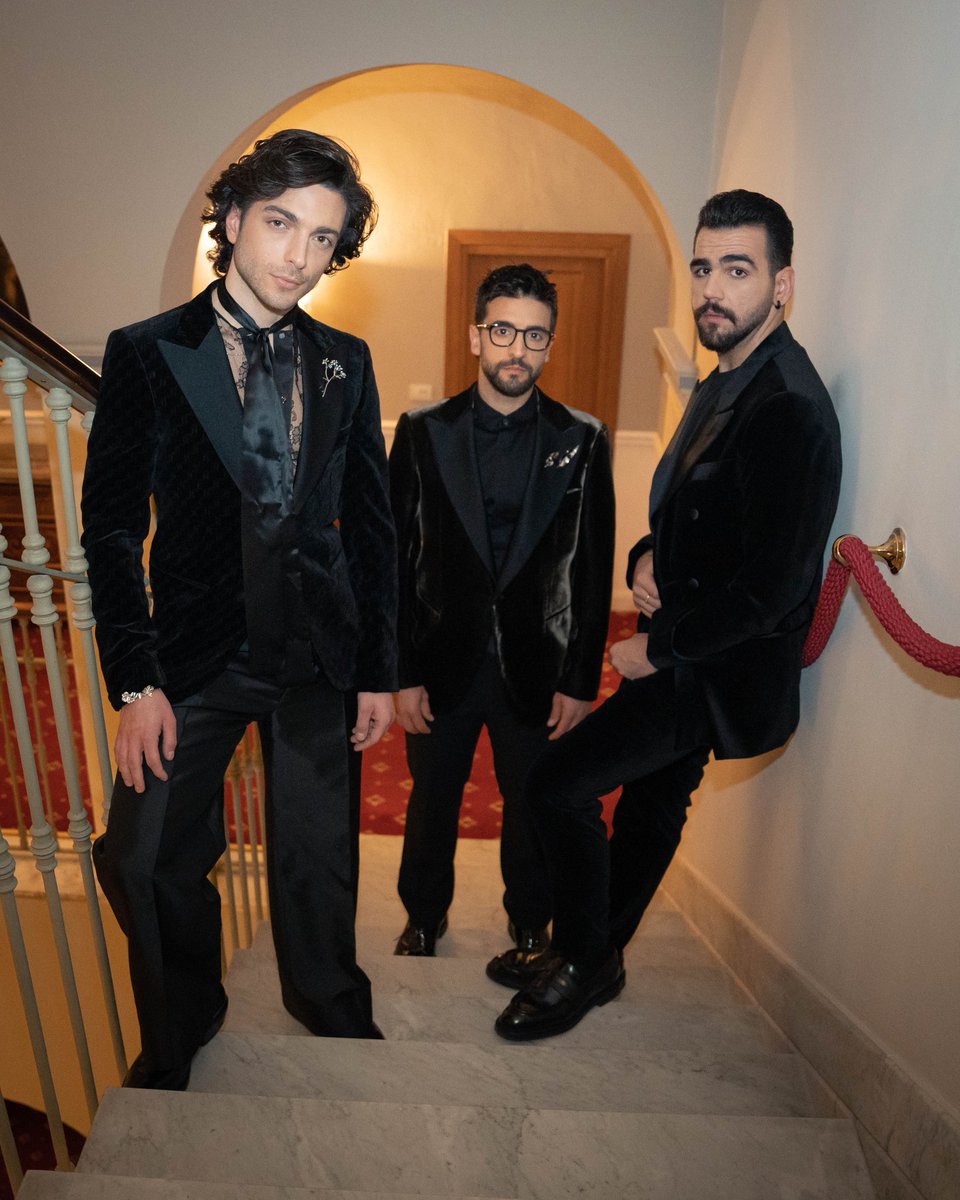 chissasefinira's tweet photo. I miei ragazzi servendo tutto il servibile anche senza cantare ❤️‍🔥 #Sanremo2024 https://t.co/9ksU4Gxesq